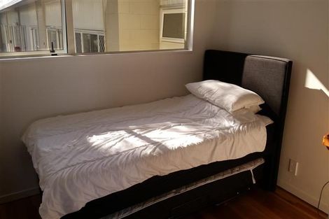 Photo of property in 1/72 Kitchener Road, Milford, Auckland, 0620