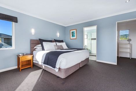 Photo of property in 11 Pharazyn Avenue, Waikanae Beach, Waikanae, 5036