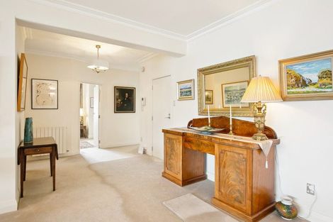 Photo of property in Broadwater Apartments, 214 Oriental Parade, Oriental Bay, Wellington, 6011