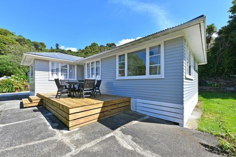 Photo of property in 16 Rintoul Grove, Stokes Valley, Lower Hutt, 5019