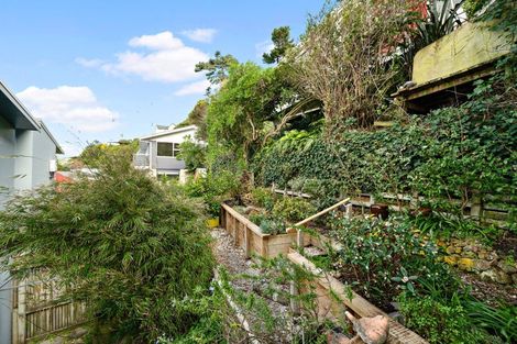 Photo of property in 4/275 Karaka Bay Road, Karaka Bays, Wellington, 6022
