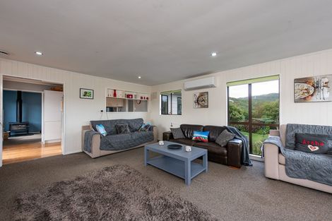 Photo of property in 54 Woodhouse Avenue, Karori, Wellington, 6012