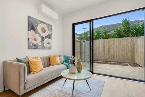 Photo of property in 35 Martin Road, Manurewa, Auckland, 2102