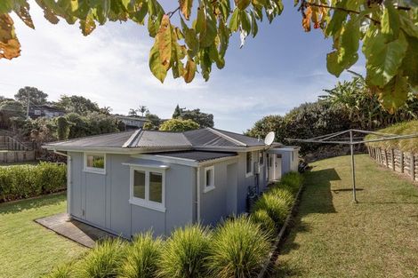 Photo of property in 21 Omokoroa Road, Omokoroa, 3114