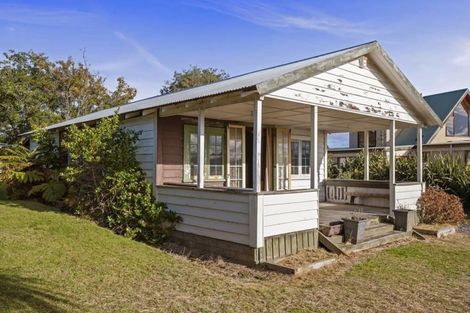 Photo of property in 3 Bernard Street, Two Mile Bay, Taupo, 3330