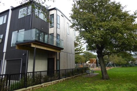 Photo of property in 4f Regent Street, Newtown, Wellington, 6021