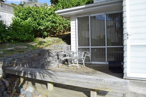 Photo of property in 97 Island Bay Road, Beach Haven, Auckland, 0626