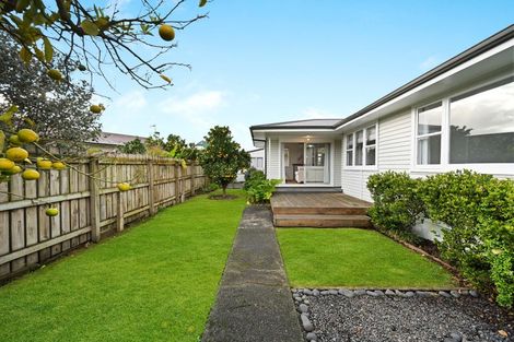 Photo of property in 64 Aurora Terrace, Hillcrest, Hamilton, 3216