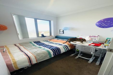 Photo of property in 1 Bangla Place, Massey, Auckland, 0614