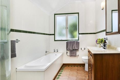 Photo of property in 43 Youngs Grove, Pukekohe, 2120