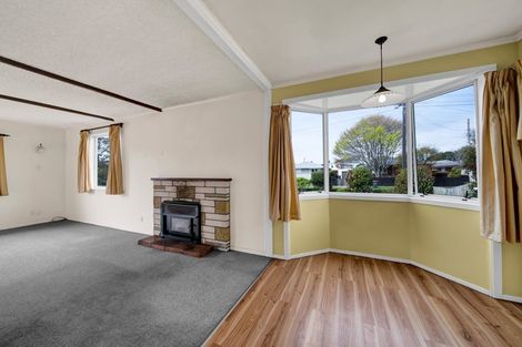 Photo of property in 12 Manu Crescent, Upper Vogeltown, New Plymouth, 4310