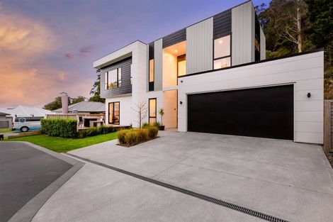 Photo of property in 5 Hull Place, Whitby, Porirua, 5024