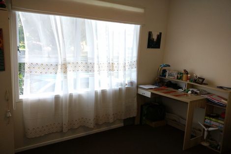 Photo of property in 5 Lisa Rise, Half Moon Bay, Auckland, 2012