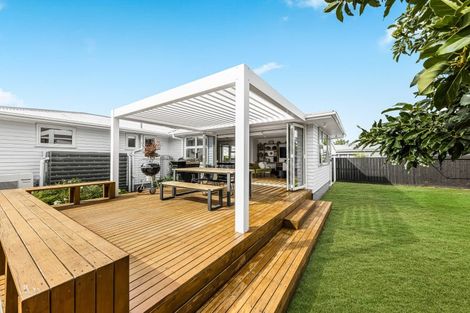Photo of property in 6 Esmeralda Avenue, Avondale, Auckland, 1026