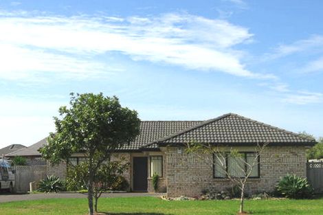 Photo of property in 11 Hillwell Drive, Henderson, Auckland, 0612