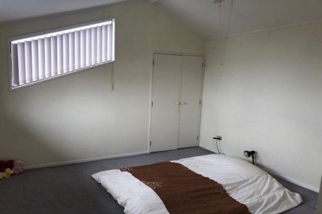 Photo of property in 74 Redoubt Road, Goodwood Heights, Auckland, 2105