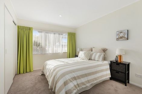 Photo of property in 17 Samwell Drive, Whitby, Porirua, 5024