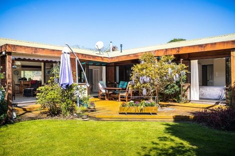 Photo of property in 2 Byron Place, Whalers Gate, New Plymouth, 4310