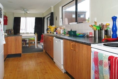 Photo of property in 40 Whanake Street, Titahi Bay, Porirua, 5022