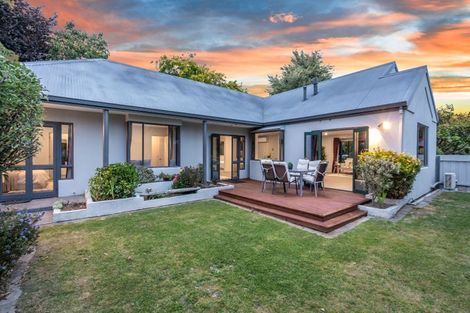 Photo of property in 21 Thornwood Place, Redwood, Christchurch, 8051