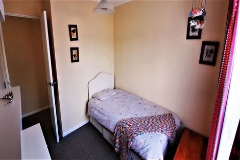 Photo of property in 3 Fenchurch Grove, Stokes Valley, Lower Hutt, 5019