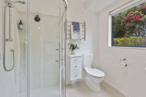 Photo of property in 7-9 Shotover Grove, Waikanae, 5036
