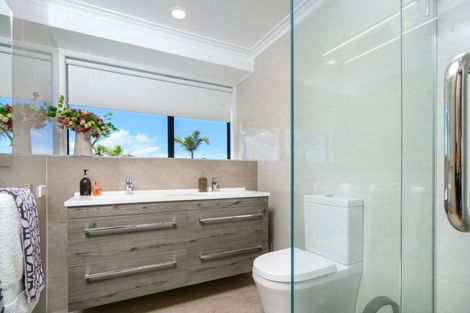 Photo of property in 8 Ferntree Terrace, West Harbour, Auckland, 0618