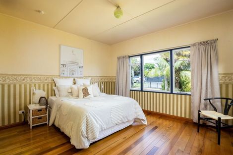Photo of property in 65 Paynters Avenue, Strandon, New Plymouth, 4312
