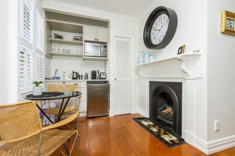 Photo of property in 17 Albert Road, Kelston, Auckland, 0602