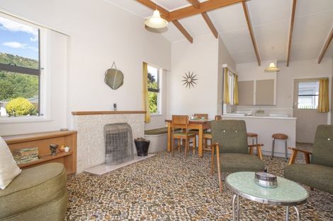 Photo of property in 44 Centennial Avenue, Arrowtown, 9302