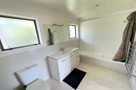 Photo of property in 94 Langana Avenue, Browns Bay, Auckland, 0630
