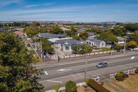 Photo of property in 260-262 High Street North, Carterton, 5713