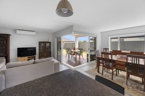 Photo of property in 8 Kaituna Place, Te Awa, Napier, 4110