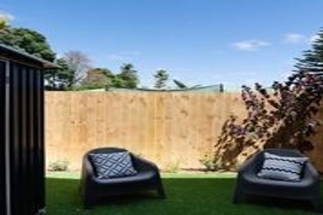 Photo of property in 11/8 Yeovil Road, Te Atatu Peninsula, Auckland, 0610