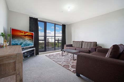 Photo of property in 68 Mountain Road, Henderson Valley, Auckland, 0612