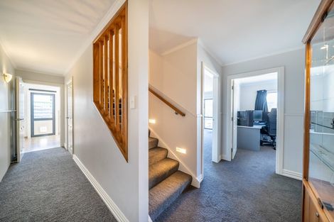 Photo of property in 11 Chastudon Place, Tawa, Wellington, 5028