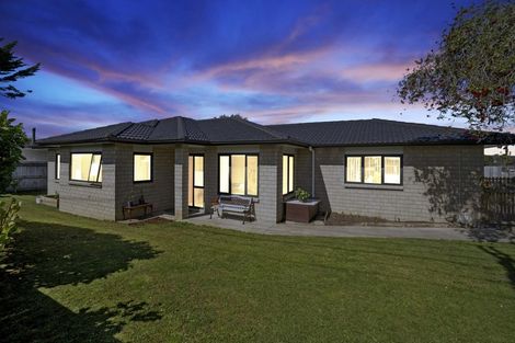 Photo of property in 2a Newham Place, Henderson, Auckland, 0612