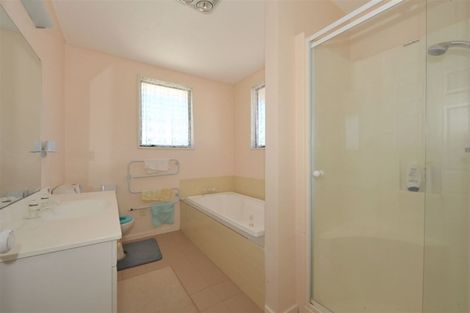 Photo of property in 122b Yaldhurst Road, Sockburn, Christchurch, 8042