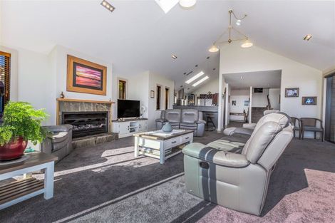 Photo of property in 16 Kahurangi Heights, Aotea, Porirua, 5024