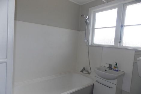 Photo of property in 3 Ngaire Street, Longburn, Palmerston North, 4412