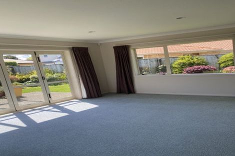 Photo of property in 18 Gilligan Close, College Estate, Whanganui, 4500