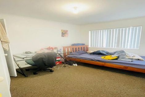 Photo of property in 108 Seaview Road, Glenfield, Auckland, 0629