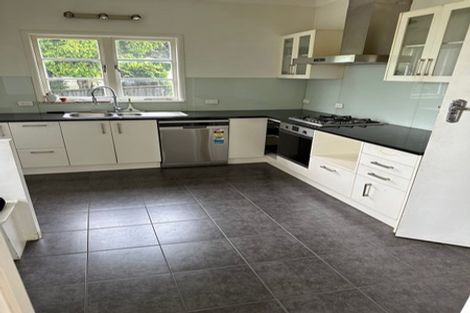 Photo of property in 11 Otahuri Crescent, Greenlane, Auckland, 1051