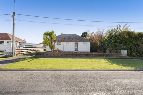Photo of property in 3 Dixon Avenue, Hawera, 4610