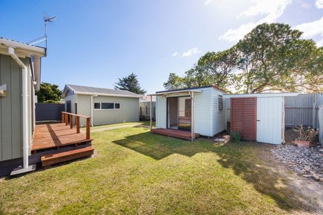 Photo of property in 65 Himatangi Street, Himatangi Beach, Foxton, 4891