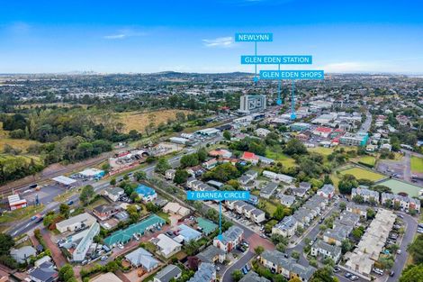 Photo of property in 7 Barnea Circle, Glen Eden, Auckland, 0602