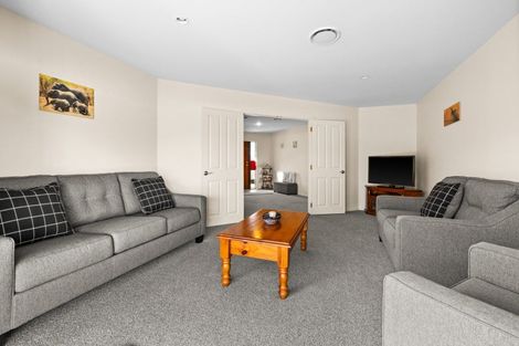 Photo of property in 8 Hanna Place, Havelock North, 4130