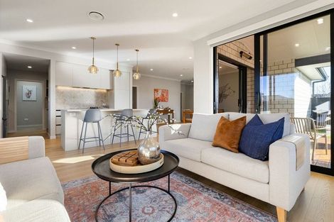 Photo of property in 32 Hugo Shaw Drive, Cambridge, 3434