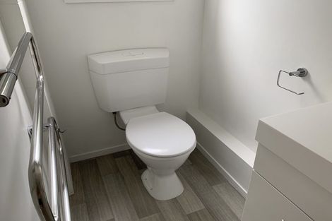 Photo of property in 28 John Dee Crescent, Red Beach, 0932