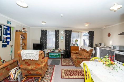 Photo of property in 2a Burrows Place, Frankton, Hamilton, 3204